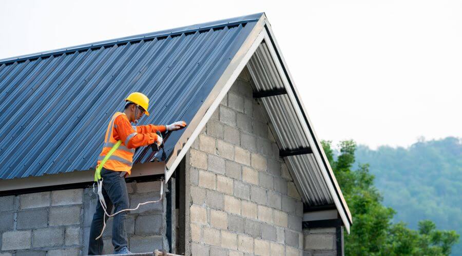Professional gutter cleaning in Kenyon, MN